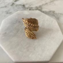 Carica l'immagine nel visualizzatore di Gallery, ANELLO HUG FOGLIE