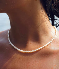 Carica l'immagine nel visualizzatore di Gallery, MINI CHOCKER DI PERLE OVALI