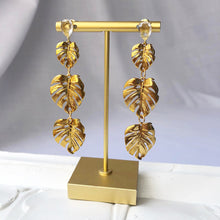Carica l'immagine nel visualizzatore di Gallery, Orecchini 3 Foglie