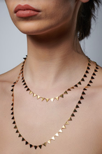 Carica l'immagine nel visualizzatore di Gallery, COLLANA TRIANGOLI LUNGA