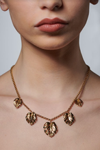 Carica l'immagine nel visualizzatore di Gallery, Girocollo Foglie